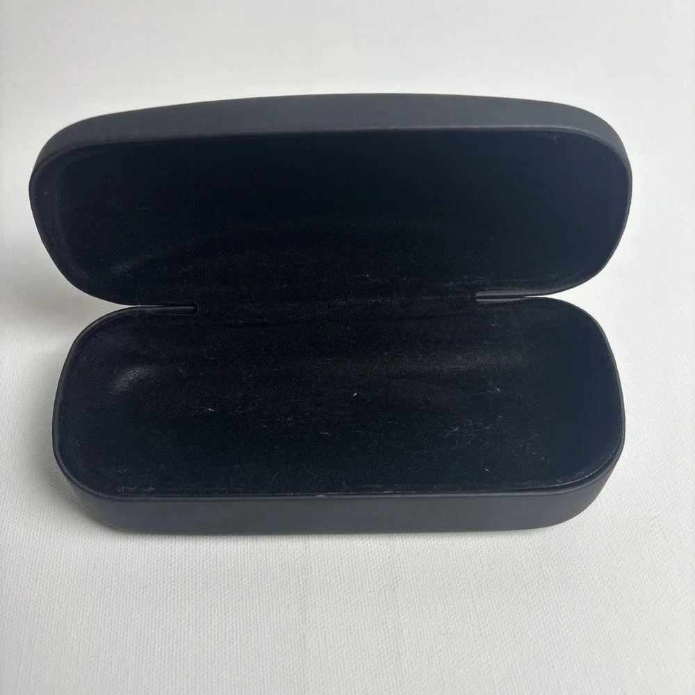 Champion Clamshell Black Sunglass Case‎
